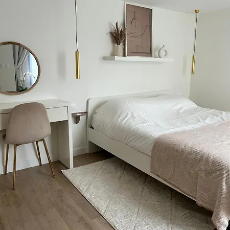Cozy House 5min Enghien's Villa Enghien-les-Bains